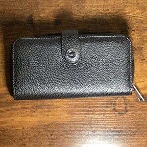 Stone Mountain Accessories Black Textured Wallet